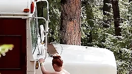 Freckledred's outdoor squirting adventure